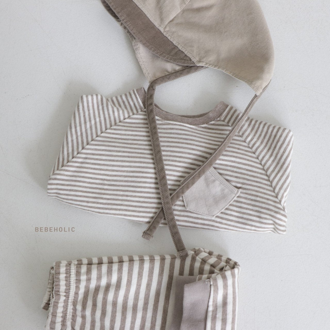 Pocket sweatshirt
