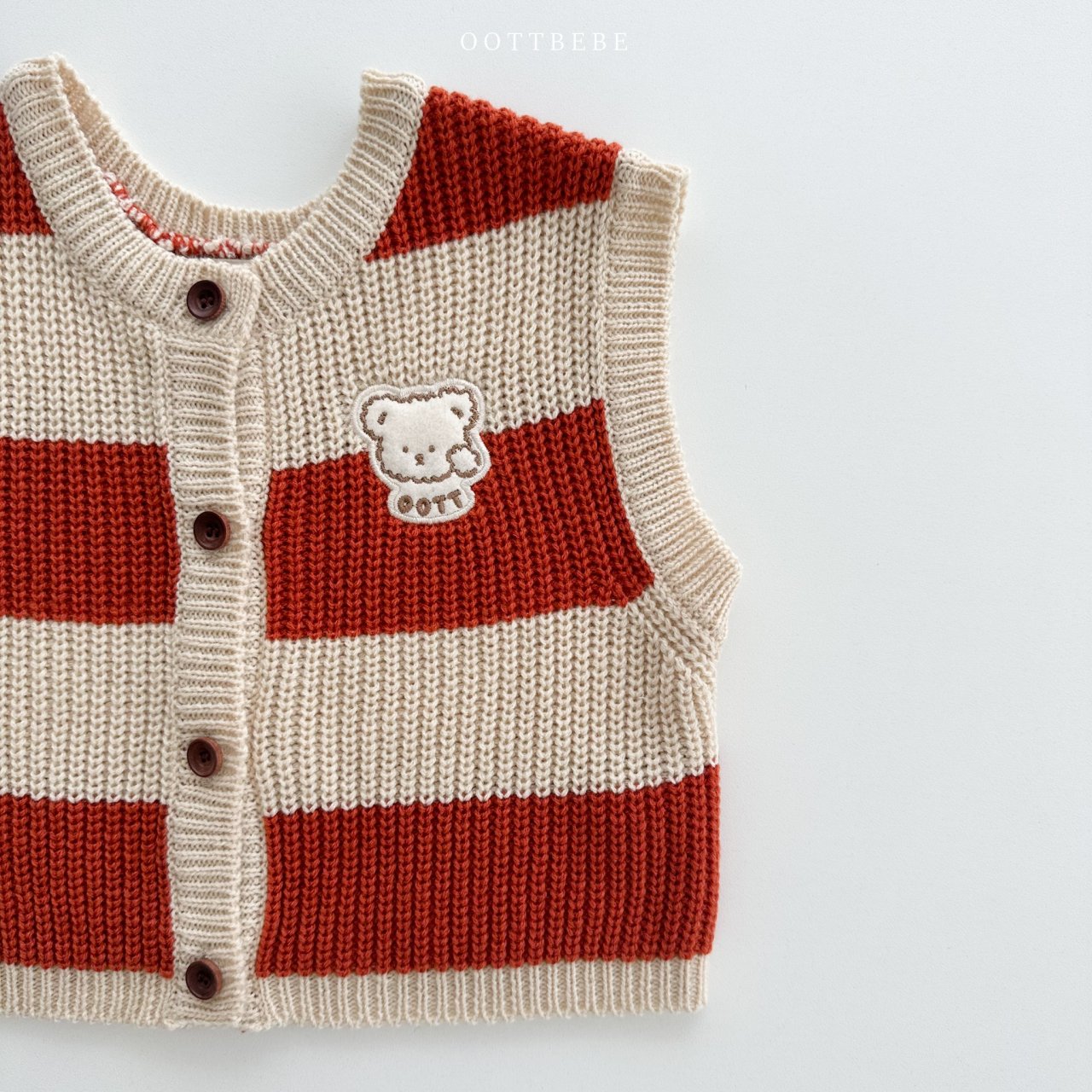 Ringing dong knit vest