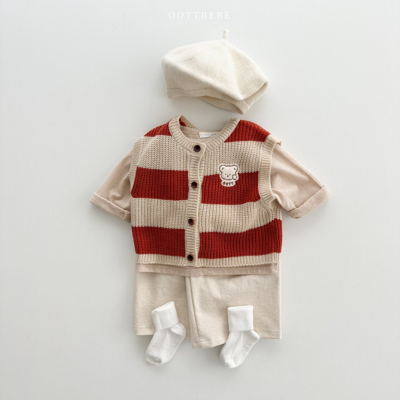 Ringing dong knit vest