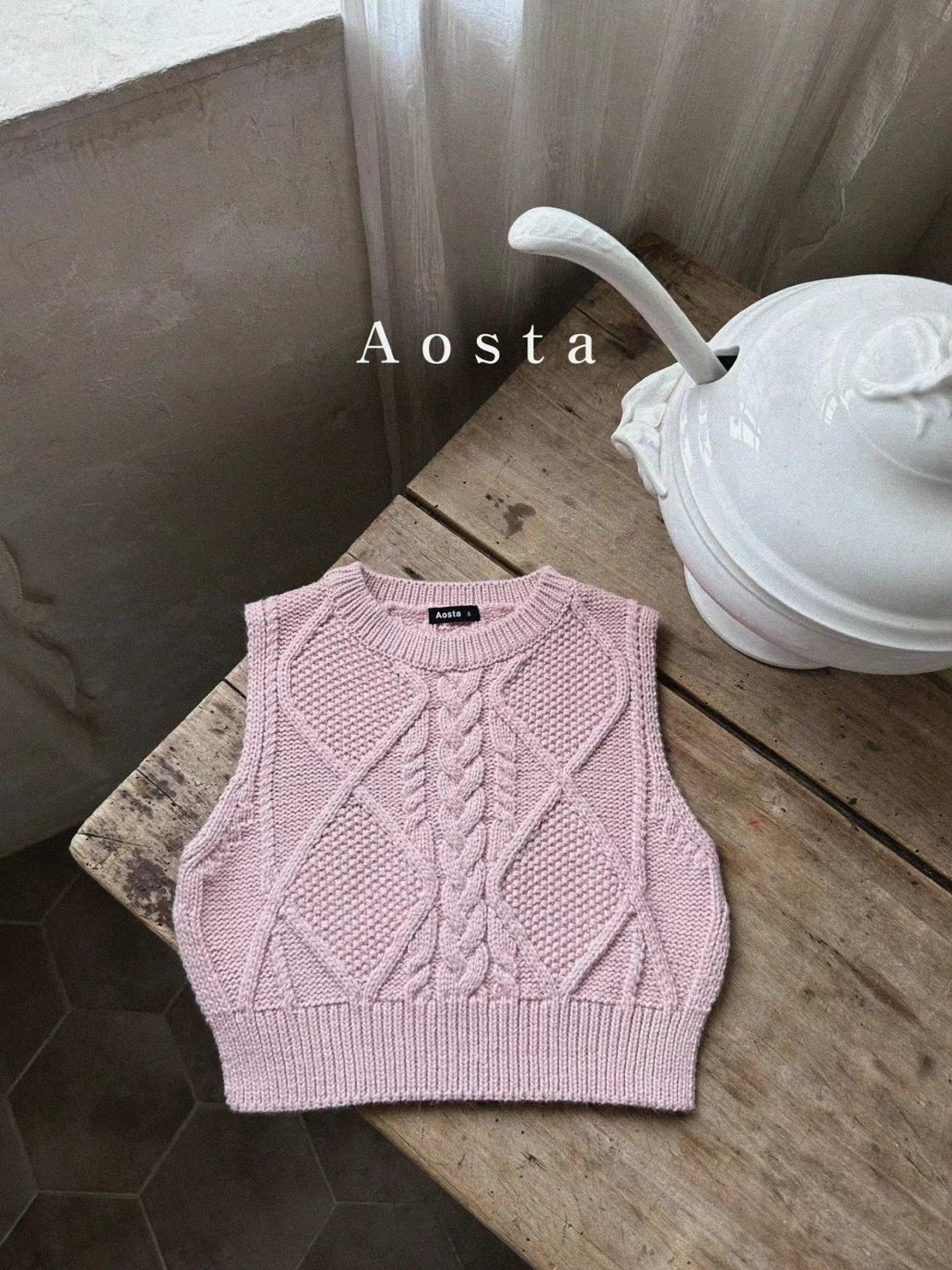 Knit vest